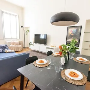 Appartement Luxury Near Duomo Italia 38, Milan